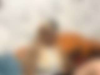 Live cam show with Kira - Tease Blonde Hair on CamClone
