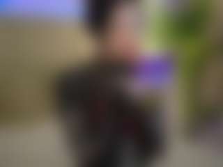 LeyaRay MILF webcam performer live streaming
