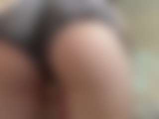 ValdaLavagnino's Live Sex Cam Show