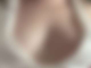 ValdaLavagnino's Live Sex Cam Show