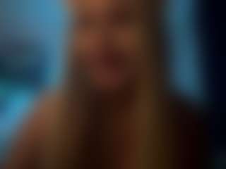 Live cam show with ChandaCodere - Blonde Hair HD on Milfs Live