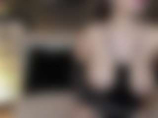 EmmaCamil's Live Sex Cam Show