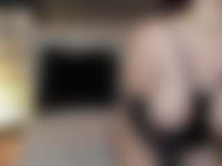 EmmaCamil's Live Sex Cam Show
