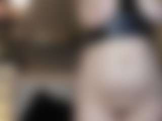 EmmaCamil's Live Sex Cam Show
