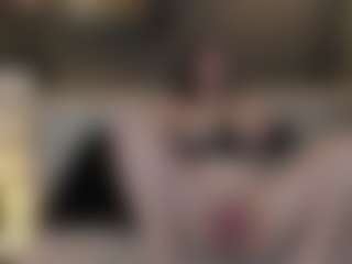 EmmaCamil's Live Sex Cam Show