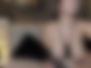 EmmaCamil's Live Sex Cam Show