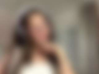 Julia's Live Sex Cam Show
