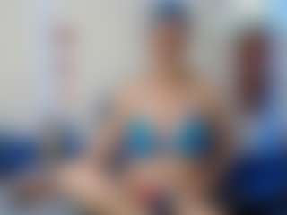 bluequeen1104 MILF webcam performer live streaming