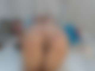 charlotte2556's Live Sex Cam Show