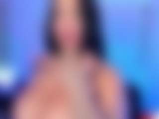 Live cam show with Danna - Squirt on Camsoda