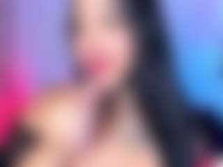 Live cam show with Danna - Squirt on Camsoda