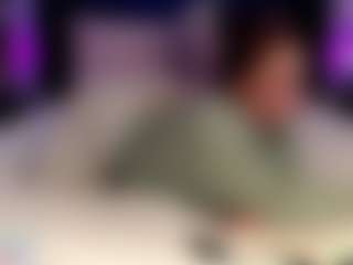 Live cam show with Crystal Cream - Strip MILF on Milfs Live