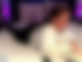 Crystal Cream MILF webcam performer live streaming