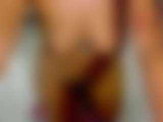 Live cam show with Lola - Athletic BBW on madthumbs
