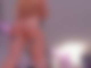 Live cam show with Isabella - Fingers on Camsoda