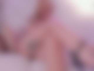 Live cam show with Isabella - Brown Eyes on CSO-WL