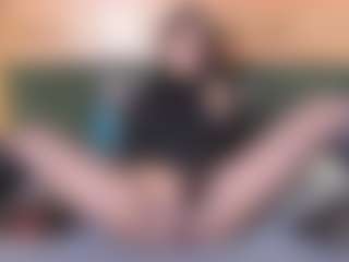 Live cam show with anniered - Butt Plug on xxxlivecams.org