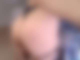 Live cam show with StephKegels - Shaved Pussy on Camiplay Live