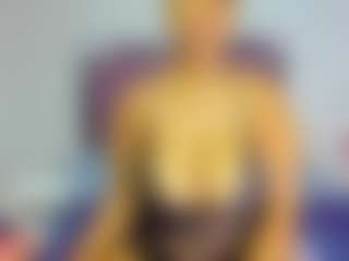 Live cam show with LilaMarin - Foot Fetish on makecum.org