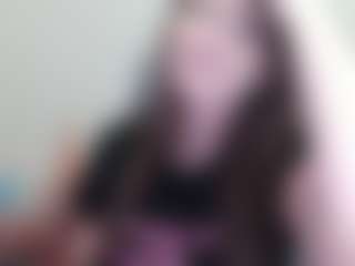 Lady the Tramp MILF webcam performer live streaming