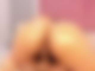 Live cam show with Jania - Game on Camsoda