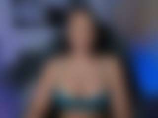 Live cam show with Martinna Bonnet - Moaning on Camiplay Live