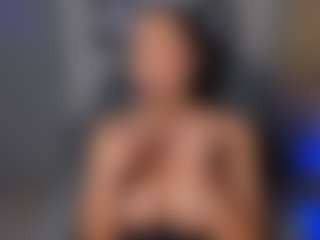 Live cam show with Martinna Bonnet - Control on live18s.com