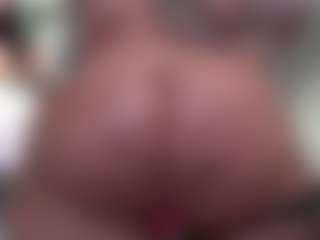 Live cam show with Kinky Kris - MILF on xDating