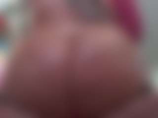 Live cam show with Kinky Kris - Ass Bouncing on CSO-WL