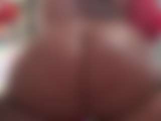 Live cam show with Kinky Kris - Brown Eyes Curvy on live18s.com