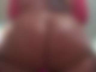 Live cam show with Kinky Kris - Strip Curvy on intimatelivegirls.com