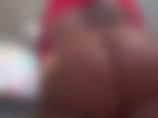 Live cam show with Kinky Kris - Strip MILF on hrnylive.com