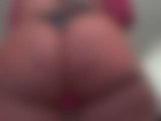 Live cam show with Kinky Kris - New Latina on realtime-chat