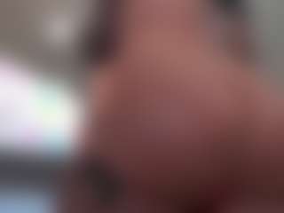 Kinky Kris MILF webcam performer live streaming