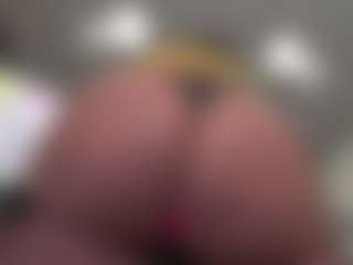 Kinky Kris's Live Sex Cam Show