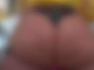 Live cam show with Kinky Kris - BBW MILF on CamClone