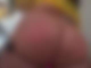 Live cam show with Kinky Kris - Tease Curvy on Uber Horny