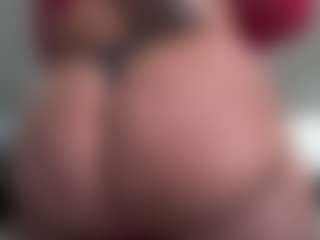 Live cam show with Kinky Kris - Squirt White on Camiplay Live | united states