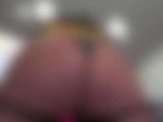Live cam show with Kinky Kris - Squirt Curvy on hrnylive.com