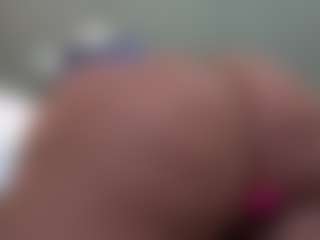 Live cam show with Kinky Kris - Pornstar Petite on Camsoda