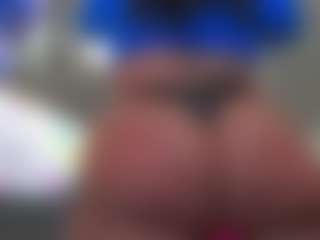 Live cam show with Kinky Kris - Grey on madthumbs