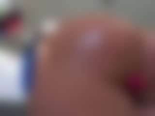 Live cam show with Kinky Kris - Ass Bouncing on Camming Site
