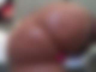 Live cam show with Kinky Kris - Pornstar Small Tits on livesuperchat.net