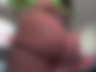 Live cam show with Kinky Kris - Big Tits MILF on friskycurves.com