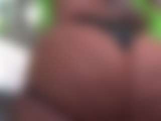 Live cam show with Kinky Kris - Tease Big Tits on studioflirtlive.com