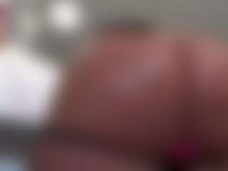 Live cam show with Kinky Kris - Ass Clapping on Instabang
