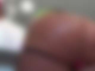 Live cam show with Kinky Kris - Big Ass MILF on CamClone