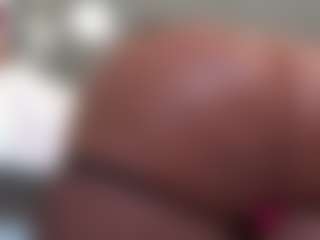 Live cam show with Kinky Kris - Tease MILF on xfollow cams