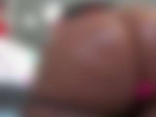 Show de cam en vivo con Kinky Kris - Plussize en Camsoda