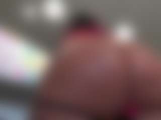 Live cam show with Kinky Kris - Wet on Uber Horny